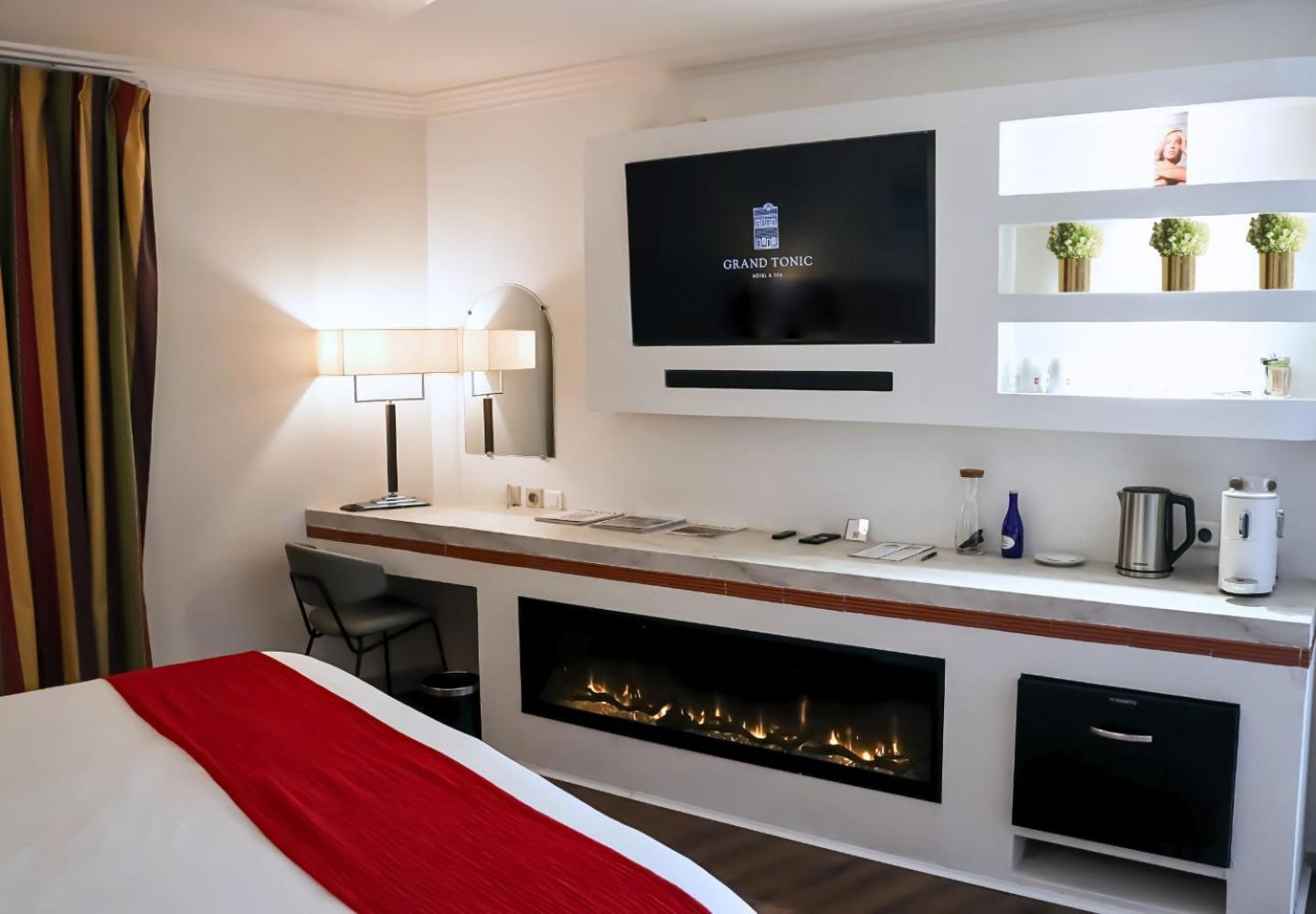 Hotel Grand Tonic & Nuxe 4*